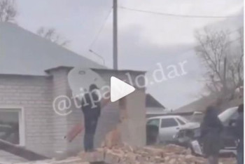 Фотография к новости: Кирпичами завалило прохожего из-за ДТП в Павлодаре