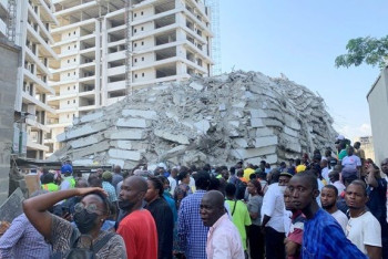Фотография к новости: Около 100 человек оказались под завалами строящейся многоэтажки в Нигерии