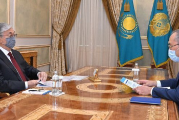 Фотография к новости: Токаеву доложили о борьбе с теневой экономикой в Казахстане