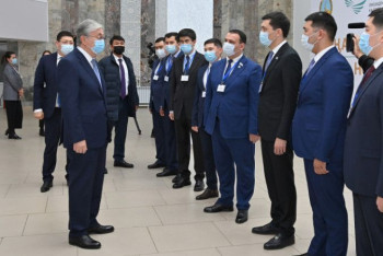 Фотография к новости: Токаев встретился с представителями молодежного кадрового резерва