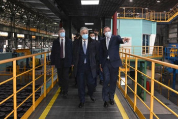 Фотография к новости: Токаев ознакомился с железнодорожным кластером в Экибастузе