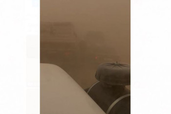 Фотография к новости: Спасатели вызволяют из пыльного плена людей в Туркестанской области