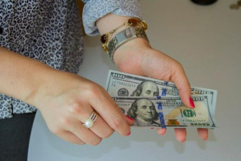 Фотография к новости: Почти девять тысяч долларов украла няня у семьи в Нур-Султане