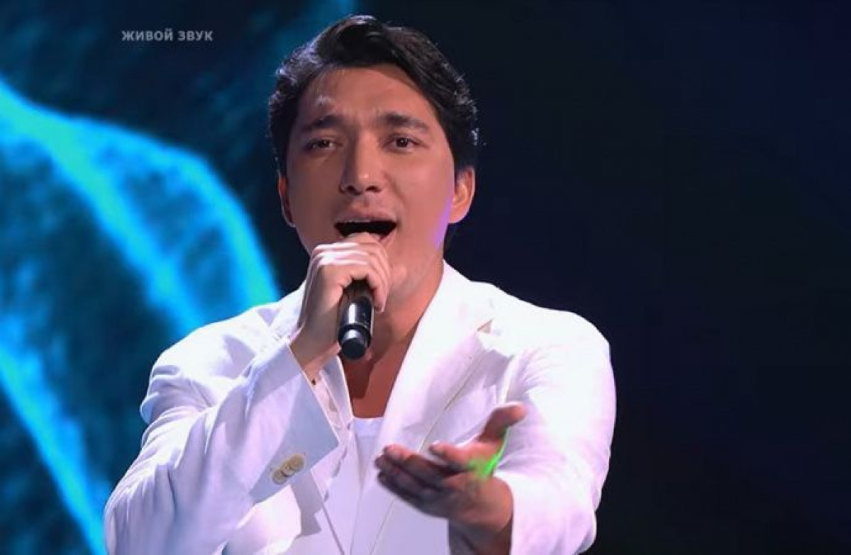 Алишер Каримов пробился в команду участников шоу "Голос"