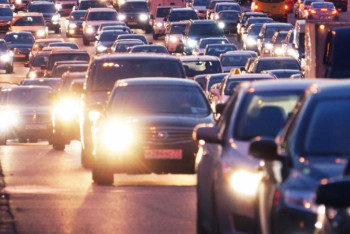 Фотография к новости: Казахстанцы высказали свое отношение к авто с российскими номерами – соцопрос