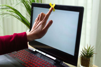 Фотография к новости: Эксперт рассказал о способах выявления слежки через веб-камеру