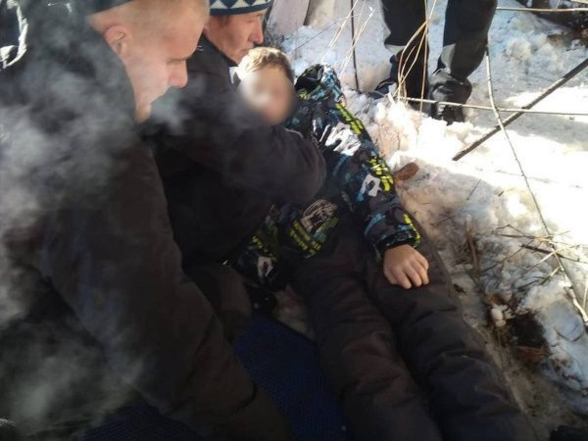 Достали из кучи мусора: мальчика сбил внедорожник в Риддере