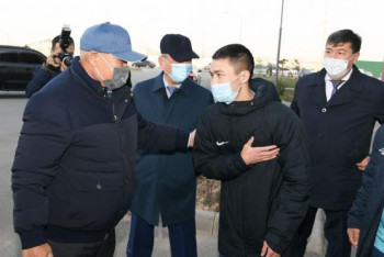 Фотография к новости: Квартиру в Туркестане подарят чемпиону мира по боксу Сакену Бибосынову