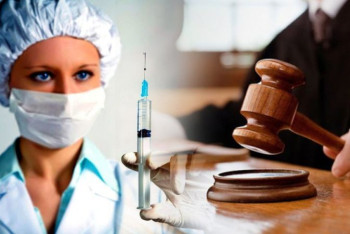 Фотография к новости: Антиваксер запретил дочери прививаться. Она добилась права на вакцину через суд