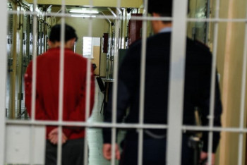 Фотография к новости: Насиловавшему падчерицу педофилу приговор оставили без изменений