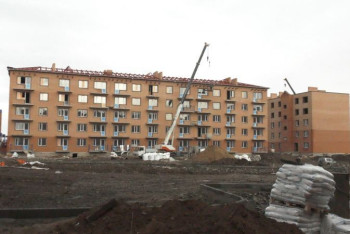 Фотография к новости: Два 100-квартирных дома строят для семей из паводкоопасных зон Атбасара