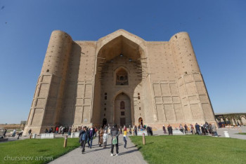 Фотография к новости: Блеск и разруха Туркестана. Что происходит в духовной столице Казахстана