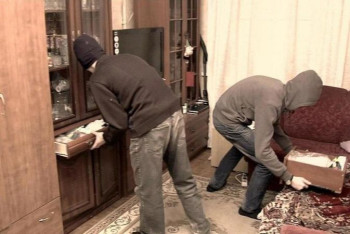 Фотография к новости: Квартирный вор дал совет, где не стоит хранить деньги