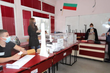 Фотография к новости: Партия "Продолжаем перемены" лидирует на выборах в Болгарии