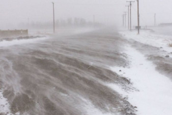 Фотография к новости: Сильный ветер, низовая метель и гололед ожидают казахстанцев 15 ноября