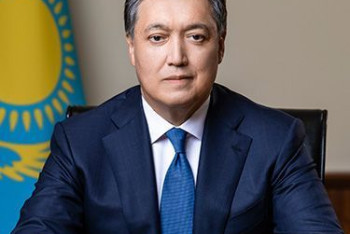 Фотография к новости: "Встаю в пять утра " – Мамин рассказал о рабочем графике