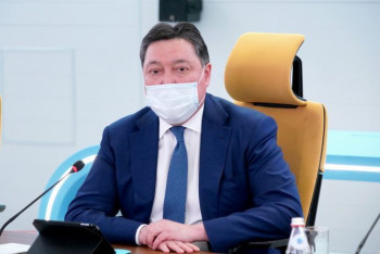 Фотография к новости: Мамин о Pfizer: "Ищем решение, чтобы могли вакцинироваться и другие категории граждан"