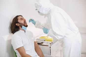 Фотография к новости: Менее 1 000 человек заболели коронавирусом за сутки в РК