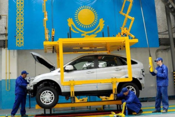 Фотография к новости: Почему в Казахстане подорожали автомобили, рассказал Атамкулов