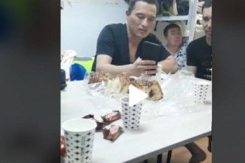 Фотография к новости: Казахстанский вахтовик покорил TikTok каверами на мировые хиты