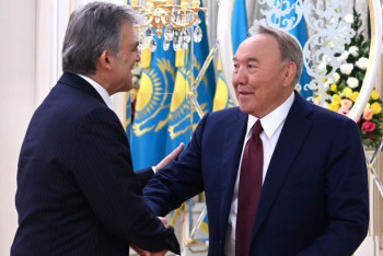 Фотография к новости: Елбасы встретился с экс-президентами Турции и Словении