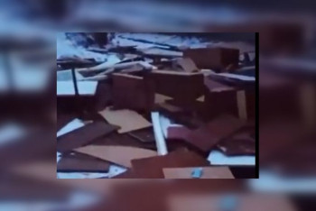 Фотография к новости: Павлодарец выбрасывал старую мебель с четвертого этажа