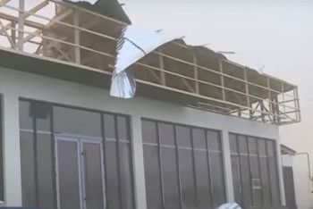 Фотография к новости: Подросток погиб, упав с крыши из-за урагана в Жамбылской области