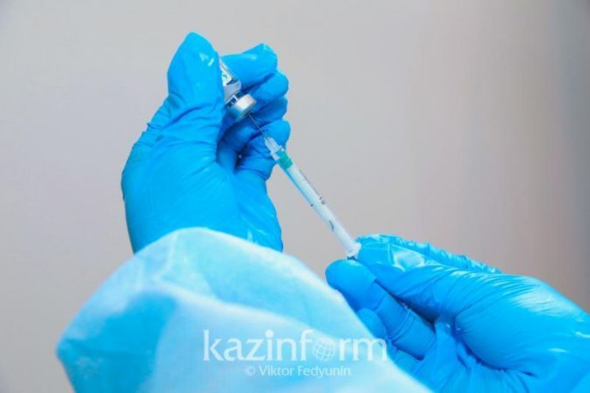 Свыше двух тысяч казахстанцев привились от КВИ за границей