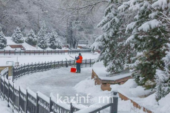 Фотография к новости: Снег и гололед: в семи регионах РК объявлено штормовое предупреждение