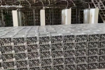 Фотография к новости: Китайская компания доставила в Казахстан крупную партию майнинговых установок