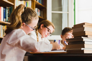 Фотография к новости: Все демонстрируют только успехи и могут сломаться при неудачах – глава МОН дал наставления школьникам