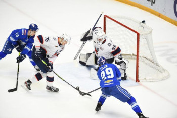 "Барыс" дома обыграл "Торпедо"