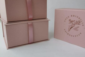 Фотография к новости: Оригинальную брендированную упаковку создает житель Акмолинской области