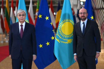 Фотография к новости: Токаев провел переговоры с президентом Европейского Совета Шарлем Мишелем