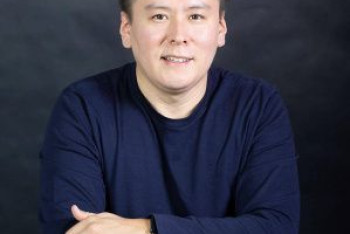 Фотография к новости: На Жанболата Мамая и его супругу завели административные дела