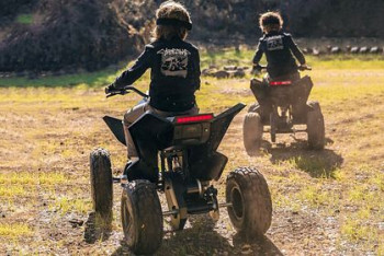 Фотография к новости: Tesla выпустила квадроцикл для детей