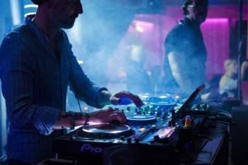 Фотография к новости: Призывников забирают из увеселительных заведений в Павлодаре