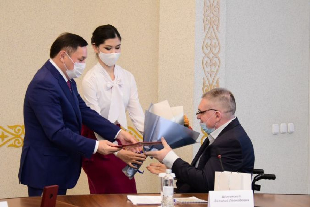 Аким Акмолинской области встретился с людьми со специальными потребностями