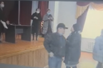 Фотография к новости: Кидавшуюся в медиков яйцами антипрививочницу оштрафовали в Кызылординской области