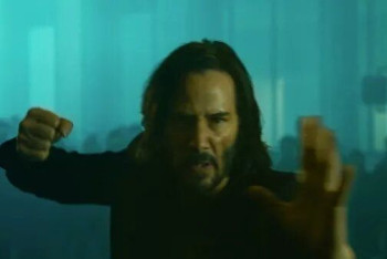 Фотография к новости: В Сети появился новый трейлер "Матрицы: Воскрешение"