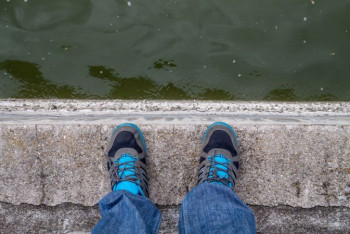 Фотография к новости: Парень пытался спрыгнуть с моста в Нур-Султане