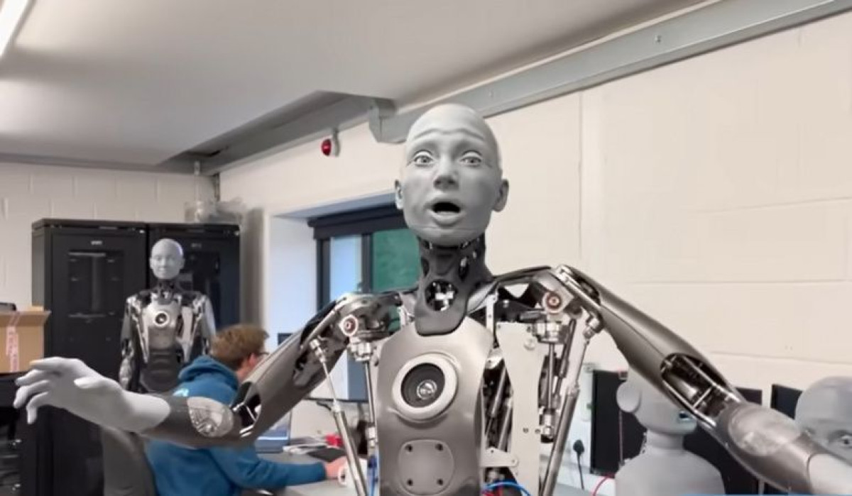 кадр из видео