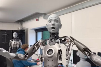 Фотография к новости: Робот-гуманоид с самой живой мимикой напугал людей