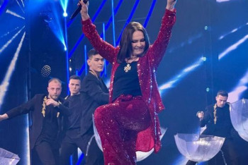 Фотография к новости: Взбешенная София Ротару на "Песне года" попала на видео