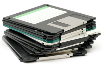 Фотография к новости: Власти Токио наконец-то решили отказаться от использования дискет