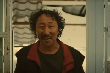 Фотография к новости: Казахстанский актер получил награду на кинофестивале в Сингапуре