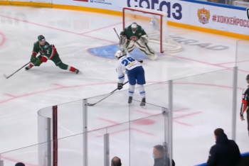 Форвард "Барыса" заплатит почти 600 тысяч тенге за толчок судьи