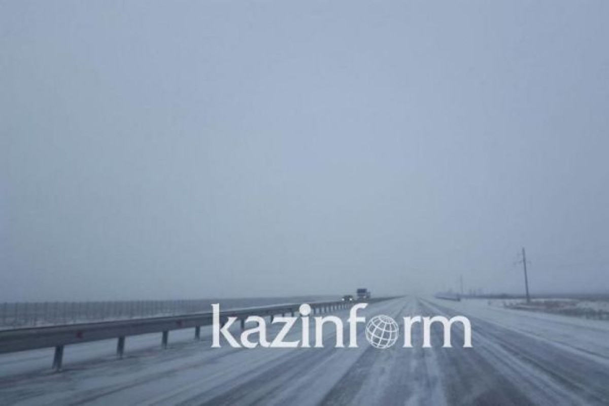 Из-за непогоды ограничили движение на трассах Восточного Казахстана