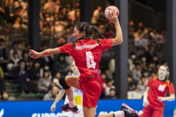 Фотография к новости: Казахстанки одержали первую победу на ЧМ-2021 по гандболу