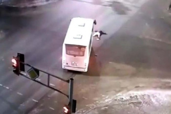 Фотография к новости: Автобус сбил двух пешеходов в Петропавловске